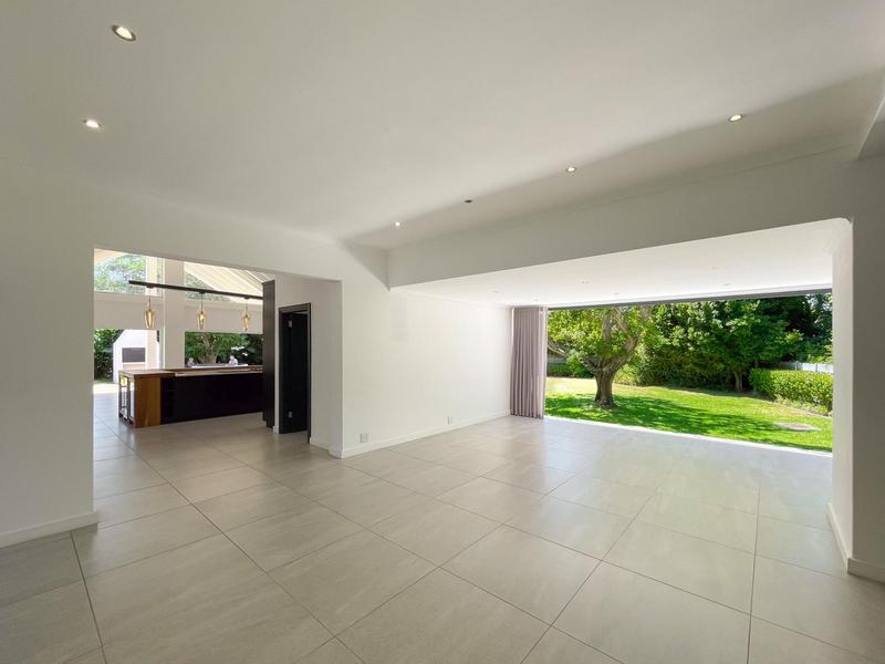To Let 6 Bedroom Property for Rent in Constantia Western Cape